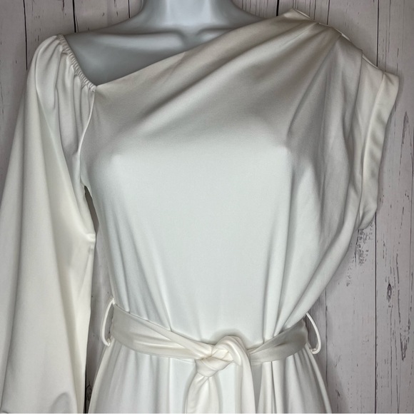 NEW Stylish White Jumpsuit Women’s Medium Asymmetrical Top Fabric Belt - Picture 2 of 8